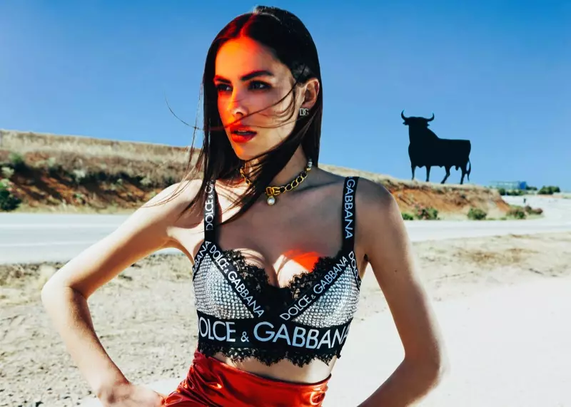 Ainhoa ​​Larretxi posiert in schicken Looks für ELLE Croatia