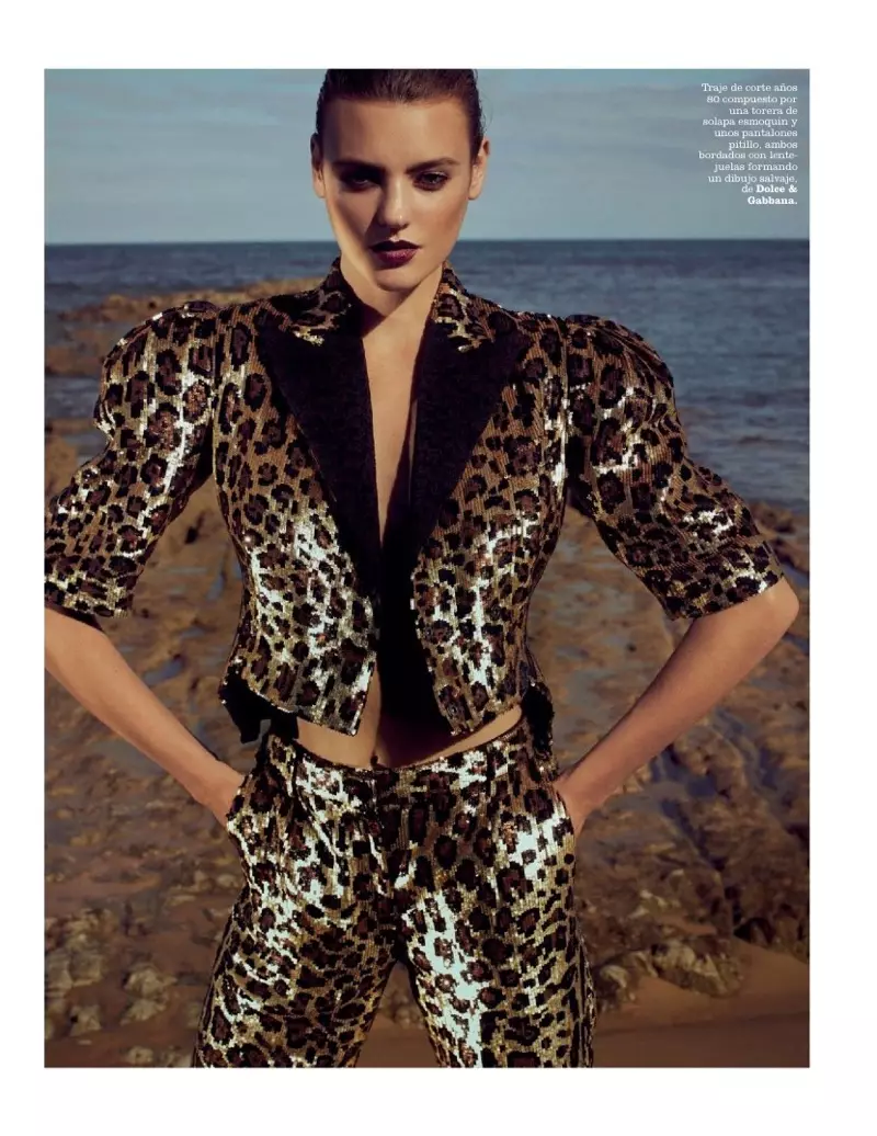 Montana Cox poserer i luksus strandmode for Marie Claire Spanien