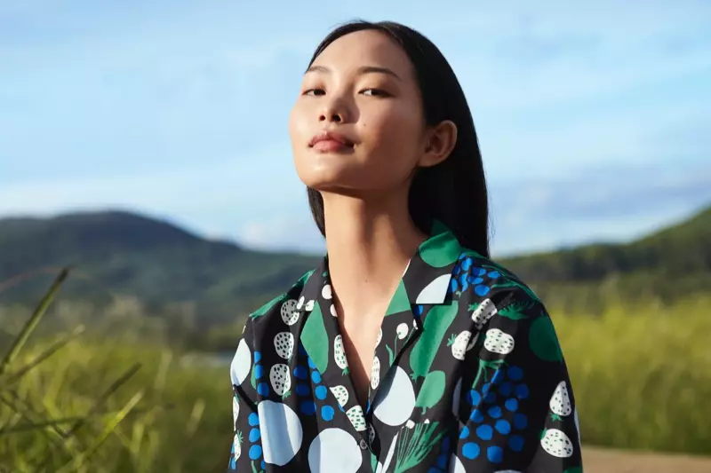 In ôfbylding fan Uniqlo x Marimekko's maitiid 2020 advertinsjekampanje.