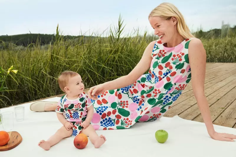 Uniqlo x Marimekko tập trung vào các hình in với chiến dịch xuân hè 2020.