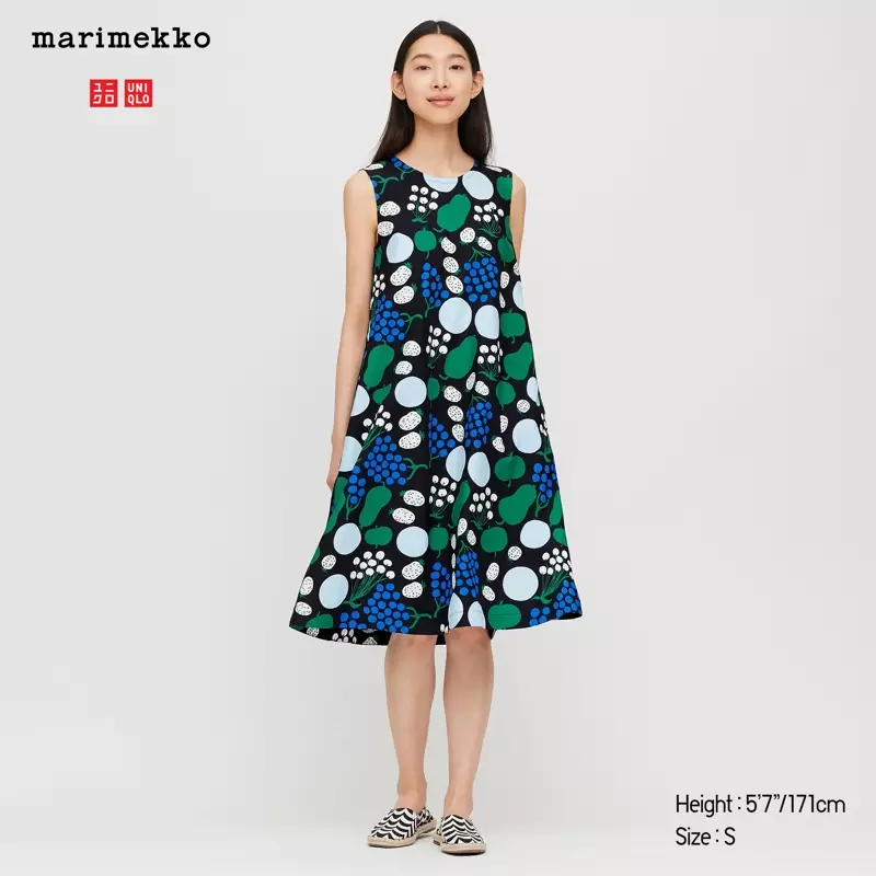 Gaun Tanpa Lengan A-Line Katun Uniqlo x Marimekko dalam Warna Hitam $49.90