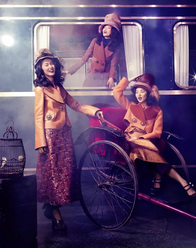 Tian Yi, Bonnie Chen, Miao Bin Si & Yang Lain Menaiki Ekspres Louis Vuitton untuk Koleksi Vogue China F/W 2012 oleh Stockton Johnson