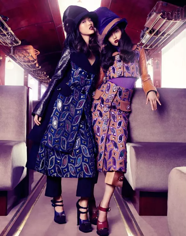 Tian Yi, Bonnie Chen, Miao Bin Si a další jezdí Louis Vuitton Express pro Vogue China Collections F/W 2012 od Stockton Johnson