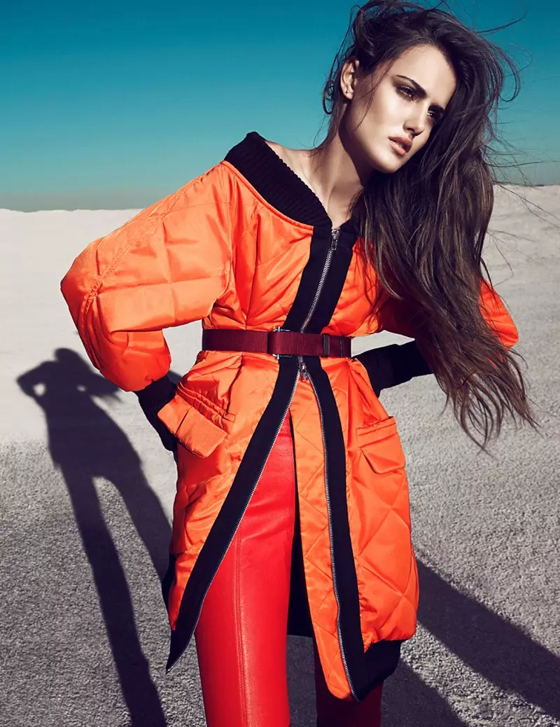 Blanca Padilla enchante pour Richard Ramos dans Telva Magazine