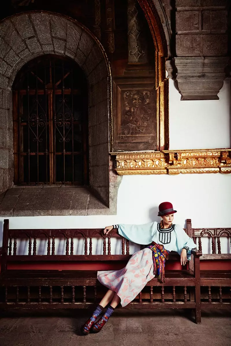 Флавия де Оливейра ошеломляет в Перу для съемки женщины Ричардом Рамосом