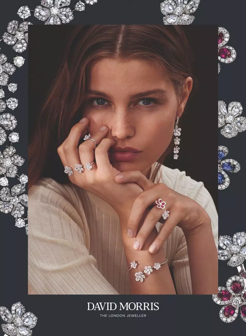 Brillando en xoias, Luna Bijl aparece na campaña de David Morris 2019/2020