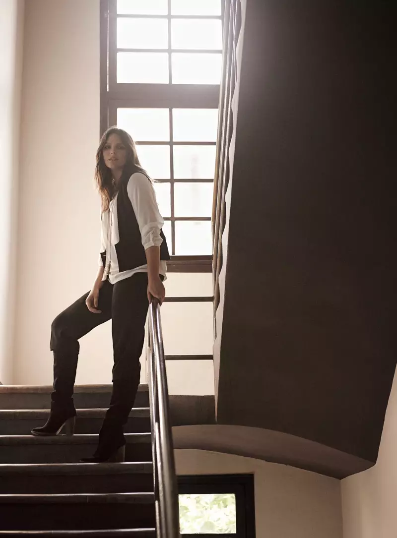 Si Candice Huffine mga bituon sa Violeta ni Mango's fall 2015 catalog