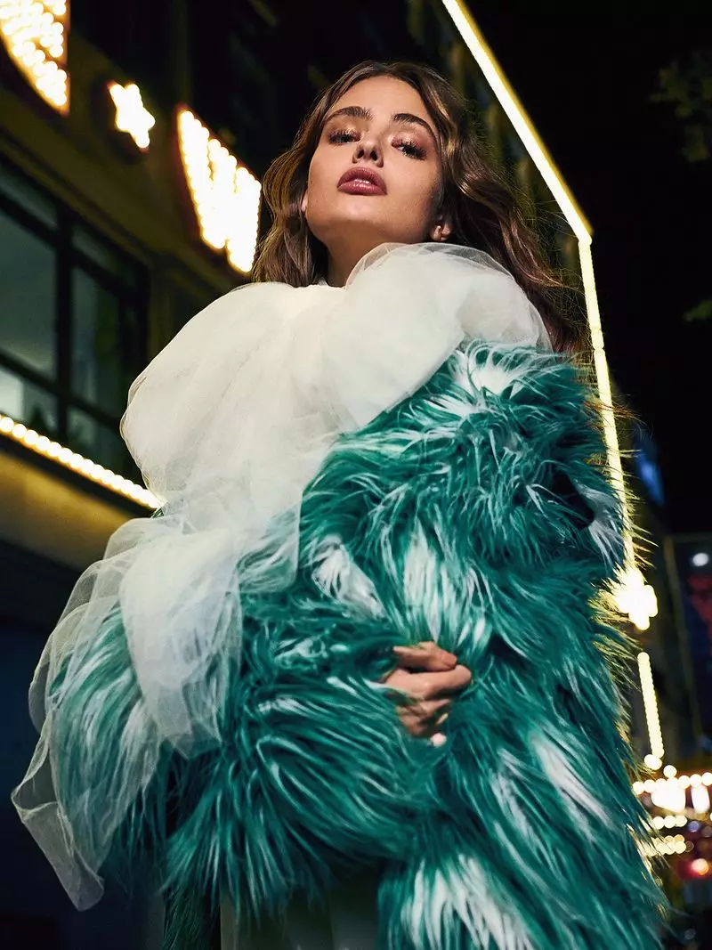 Anna Mila Guyenz ELLE Serbien Night Out Fashion Editorial