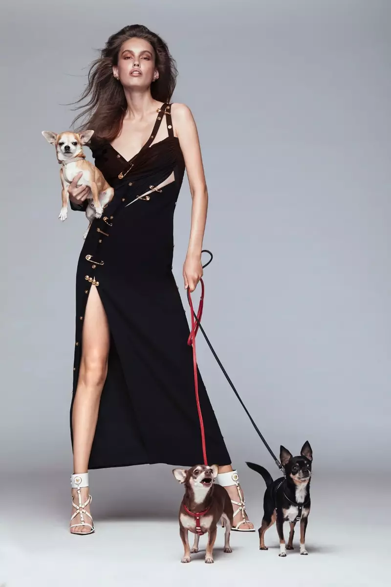 Laura Sorensen posa con cani alla moda per ELLE Serbia