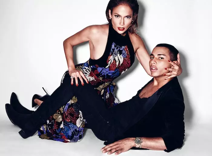 Jennifer Lopez le Olivier Rousteing ba Kopana bakeng sa Pampiri e thunngoeng ke Nicolas Moore