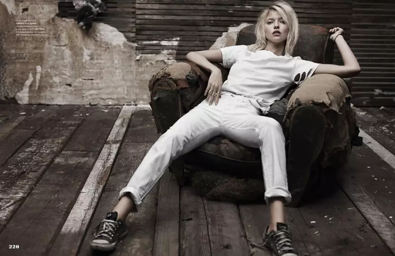 Martha Hunt posa de jeans para Adam Franzino no ensaio da Elle Australia