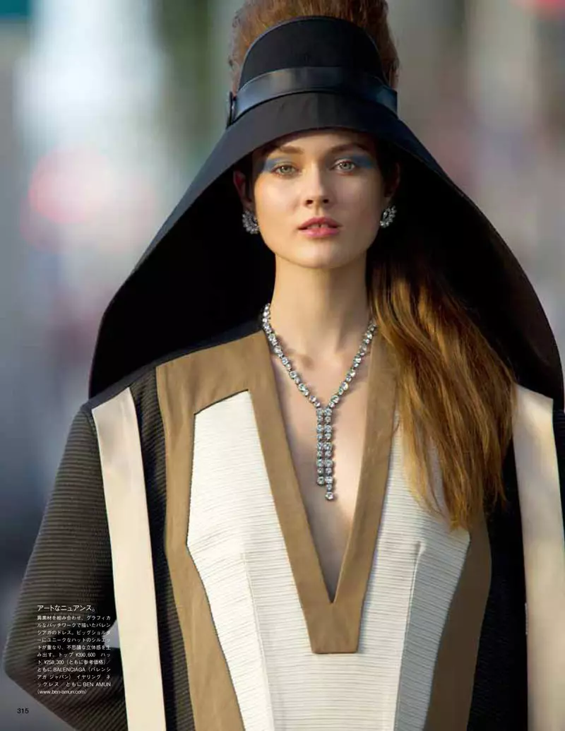 Jac Jagaciak аз ҷониби Ҳанс Феурер барои Vogue Japan апрели 2012