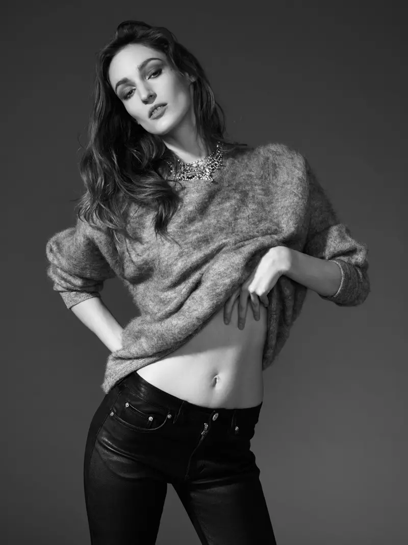 Franzi Mueller é 'Super Casual' para FORWARD de Elyse Walker Shoot