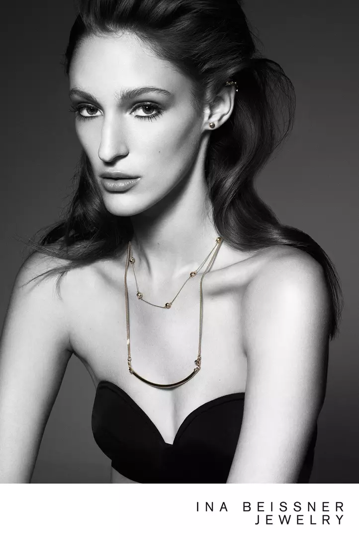 Franzi Mueller brille dans Ina Beissner Jewelry Ads par Alexx et Anton