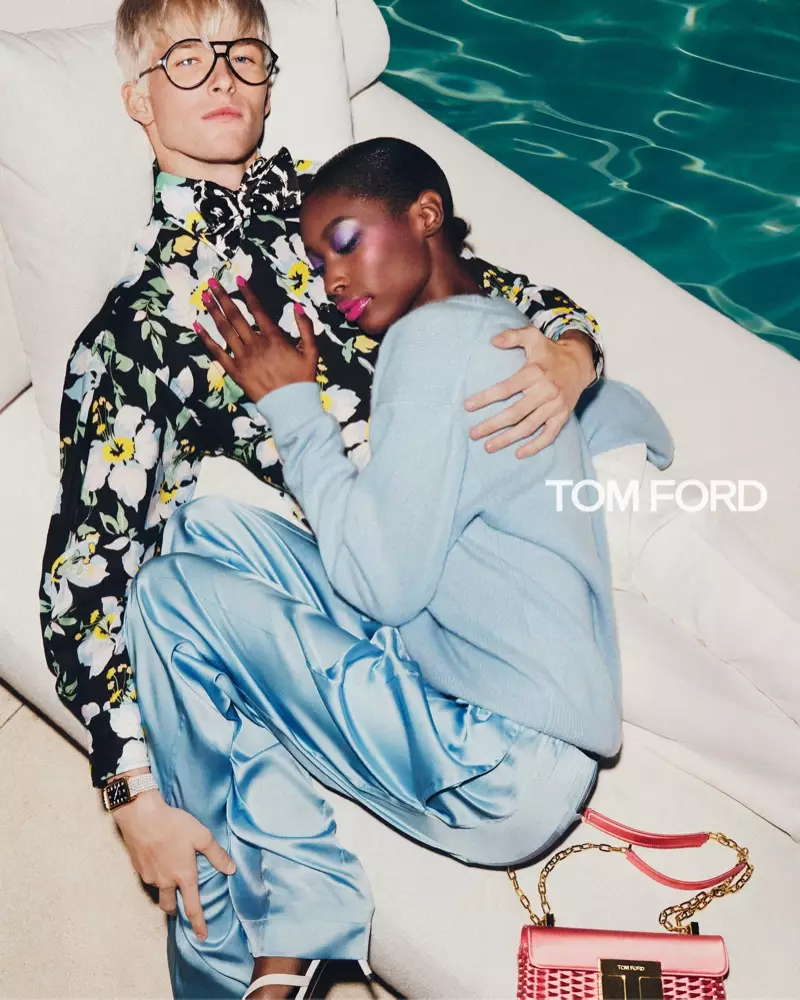 Tom Ford වසන්ත-ගිම්හාන 2021 ව්‍යාපාරය එළිදක්වයි.