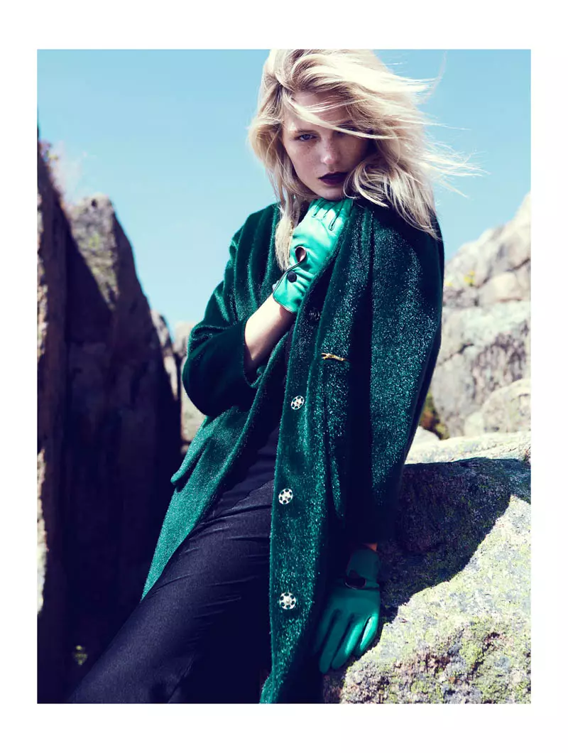 Linnea Regander Embraces the Outdoors for Elle Serbia af Fredrik Wannerstedt