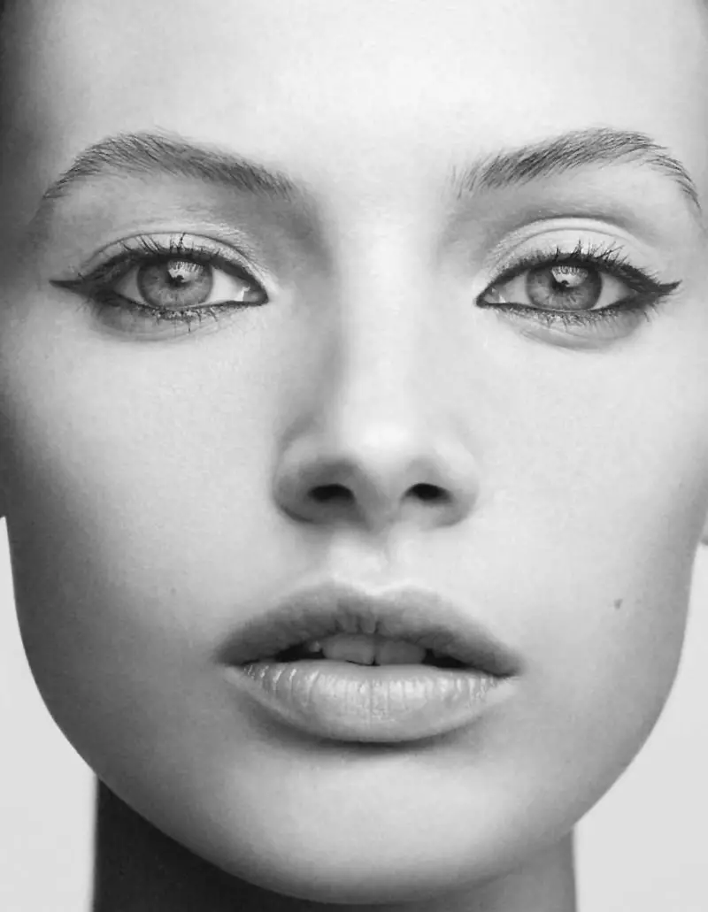 Frida Gustavsson ir Mona Johannesson už Bon #55 Winter 2010, Hasse Nielsen