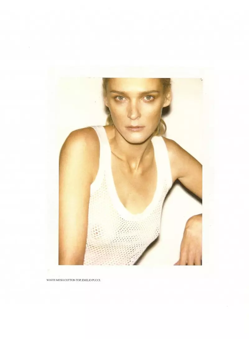 Carmen Kass par Ezra Petronio pour Self Service printemps 2010