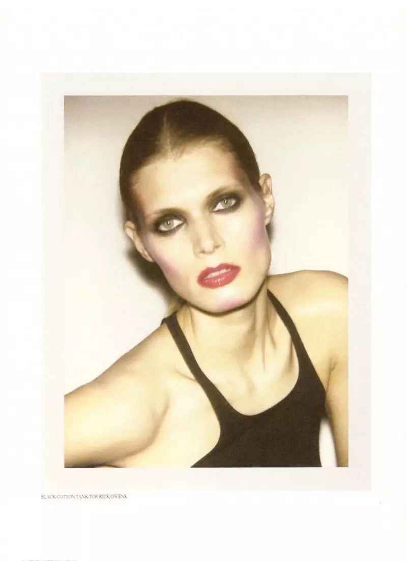 Malgosia Bela & Anna Selezneva โดย Ezra Petronio สำหรับ Self Service Spring 2010