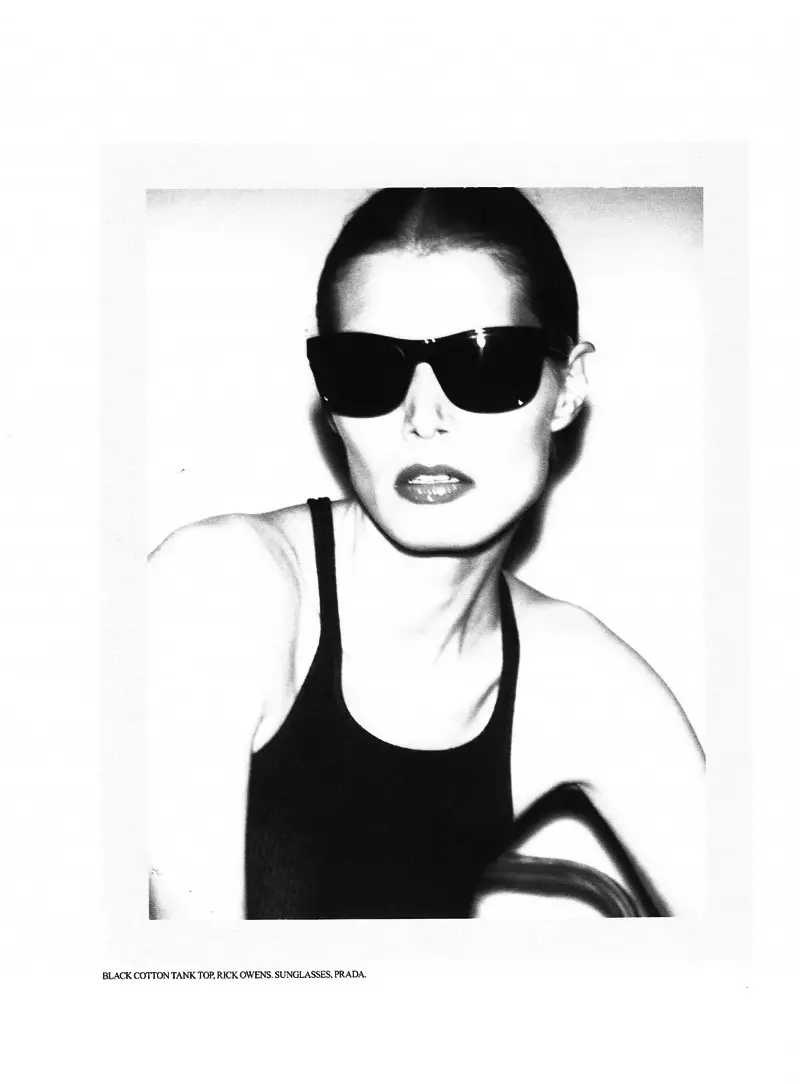 Malgosia Bela & Anna Selezneva oleh Ezra Petronio untuk Self Service Spring 2010