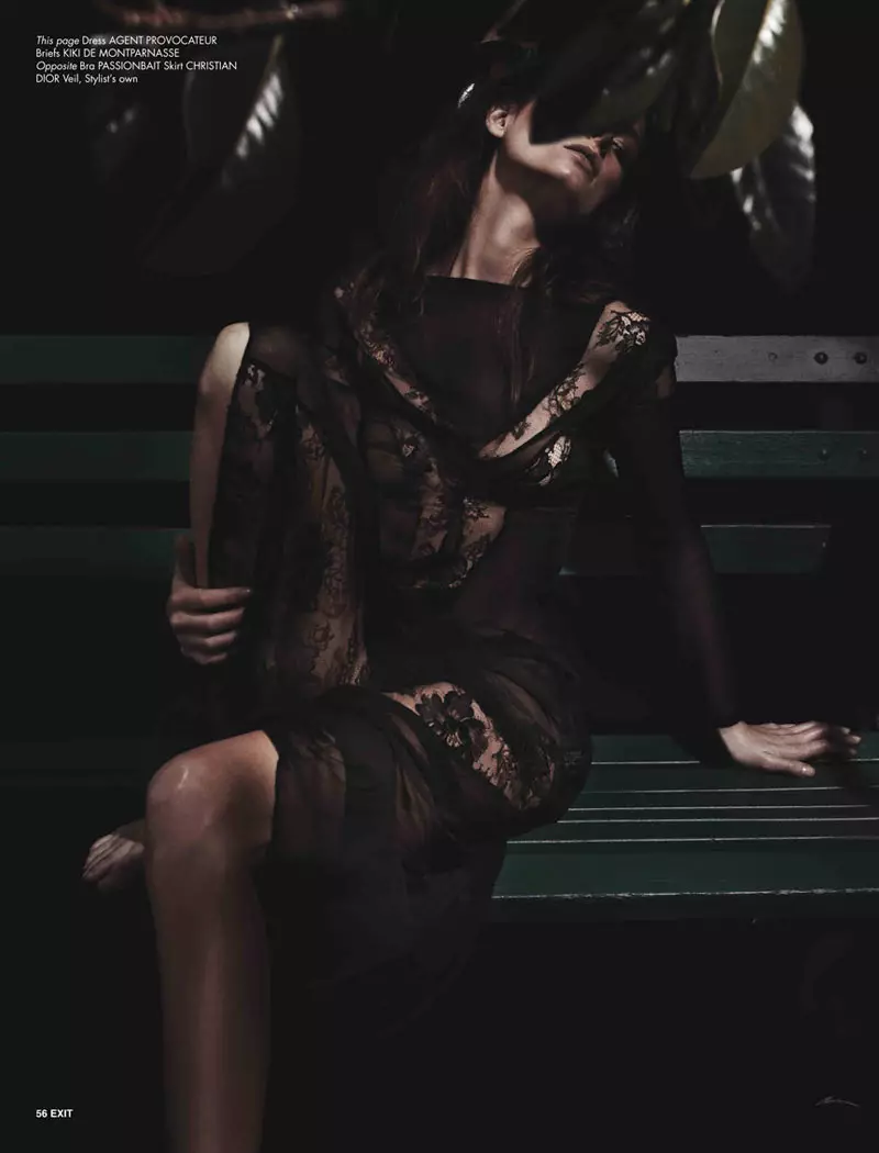 Ava Smith Dons Romantic Style pikeun Kaluar Magazine A / W 2012 ku Benny Horne