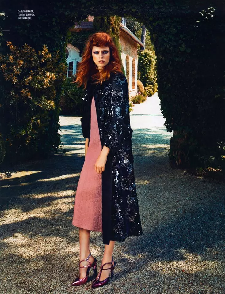 Coco Rocha blænder i oktober 2013 Cover Story of L'Officiel Russia