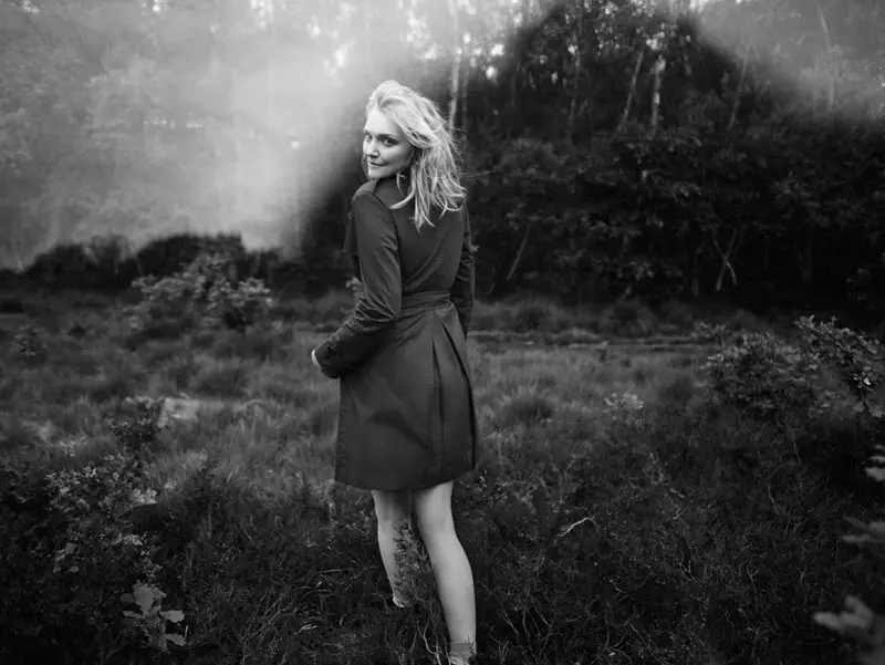 Sophie Dahl entre dans le désert pour la campagne A/H 2012 d'Aubin & Wills par Annemarieke van Drimmelen