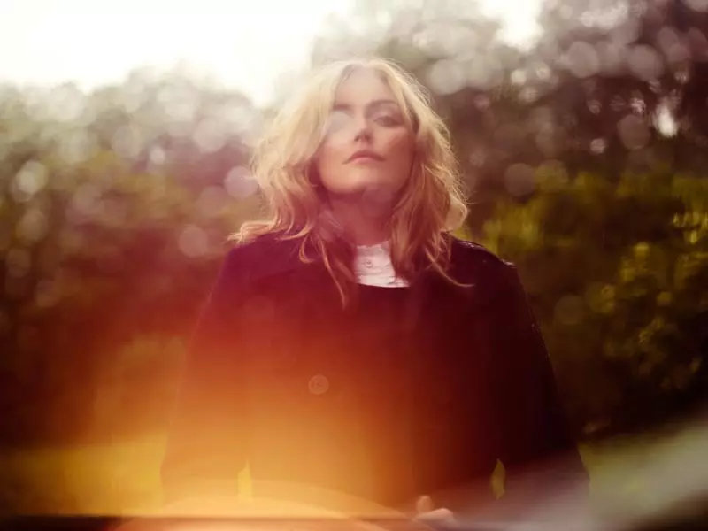 Sophie Dahl entre dans le désert pour la campagne A/H 2012 d'Aubin & Wills par Annemarieke van Drimmelen