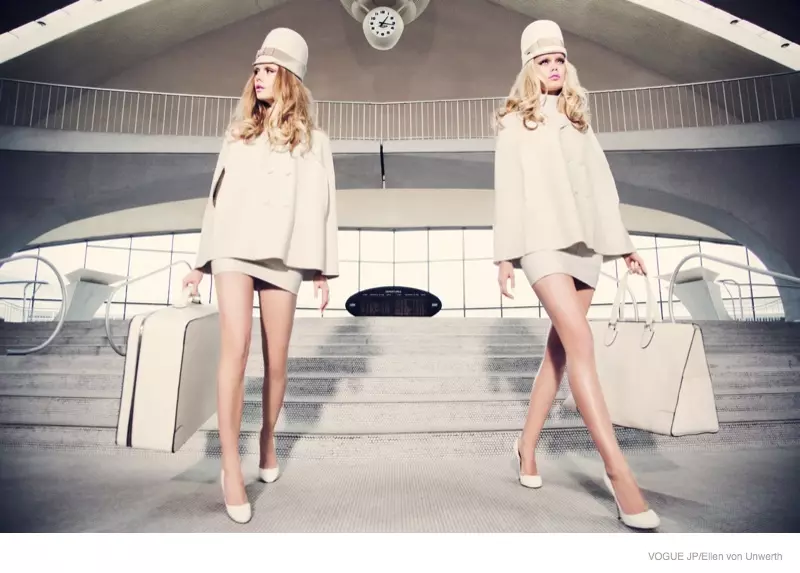 Frida Aasen + Stina Rapp Wastenson Model Airport Style para sa Vogue Japan ni Ellen von Unwerth