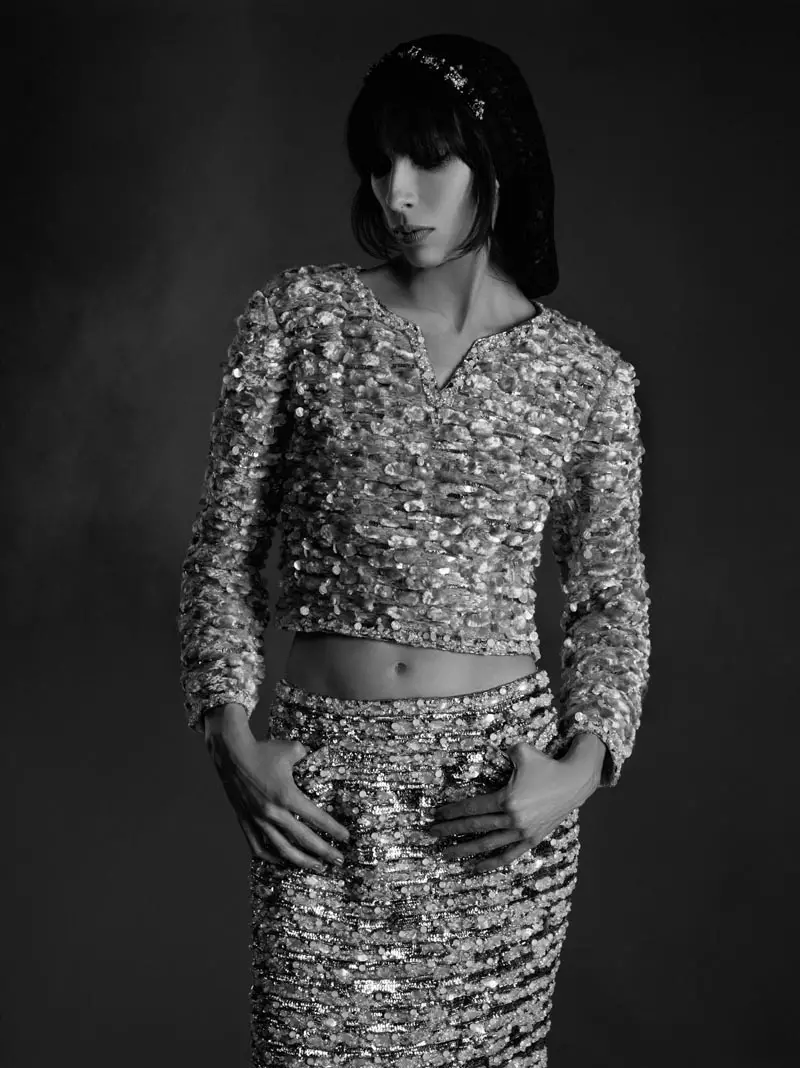 Jamie Bochertas vaidina „Chanel“ Haute Couture 2012 m. rudens „Lookbook“, kurį sukūrė Karlas Lagerfeldas