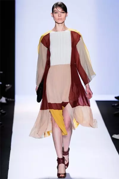 BCBG Max Azria Caij nplooj zeeg 2012 | New York Fashion Week