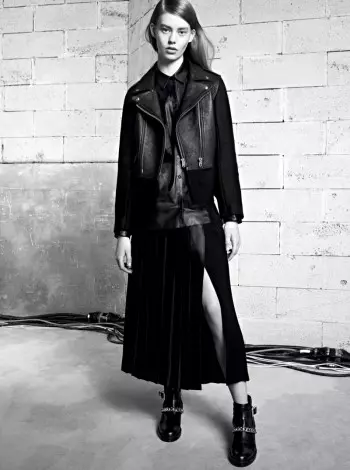 Na-tap si Ondria Hardin para sa Sandro Fall/Winter 2013 Lookbook