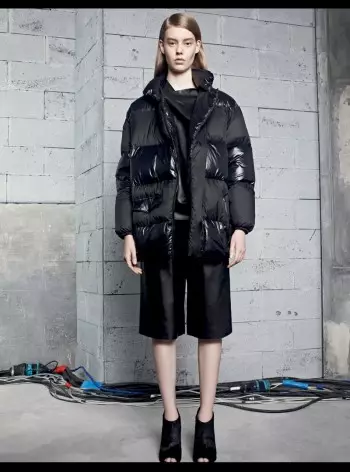 Ondria Hardin wurde für das Herbst/Winter 2013 Lookbook von Sandro ausgewählt