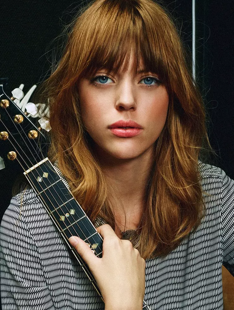 Femke Oosterkamp canaliza Jane Birkin para Elle Espanha por Enric Galceran