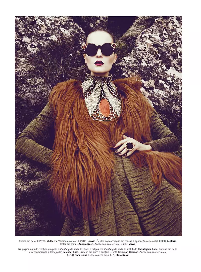 Charlotte Tomaszewska Dons Luxe Style pro portugalský Vogue listopad 2012 od Kevina Sinclaira