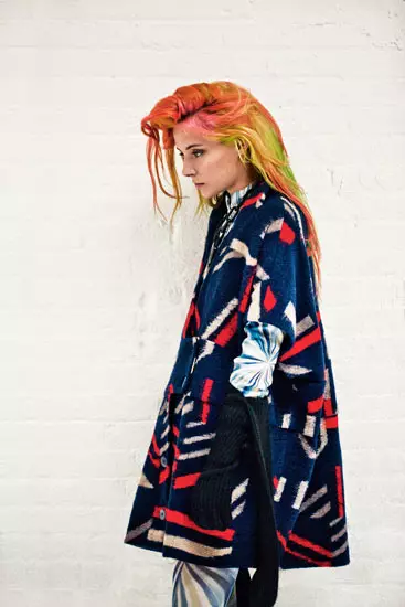 Chloe Norgaard dia tsy mety amin'ny gazetiboky metaly #28