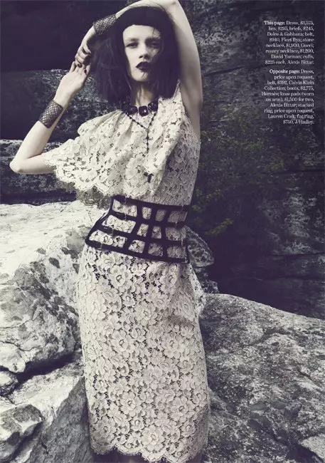 Ranya Mordanova Dons Gothic Ensembles foar Fall yn Marie Claire US 'Septimber Issue