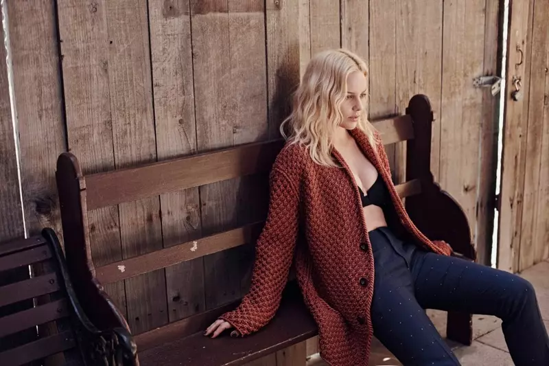 Leikkonan Abbie Cornish heldur því lágt fyrir Eric Guillemain í L'Uomo Vogue