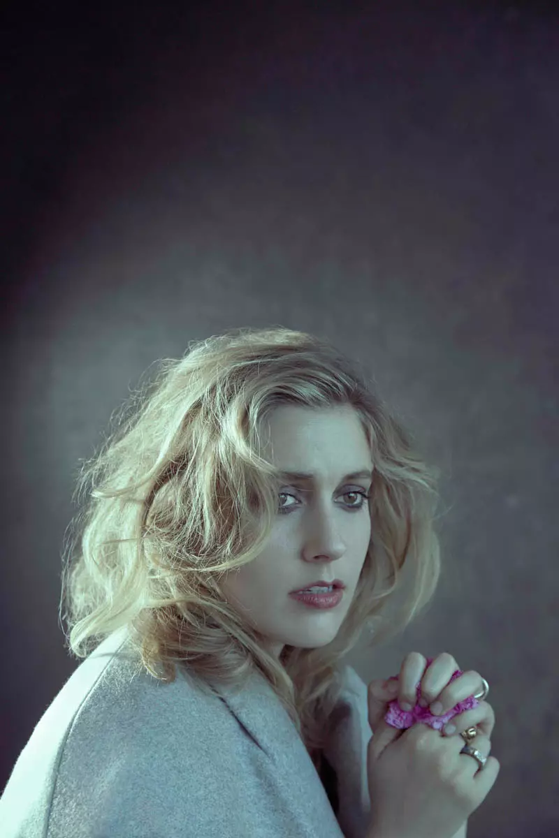 Greta Gerwig Poses ho an'i Helena Christensen ao amin'ny So It Goes #2