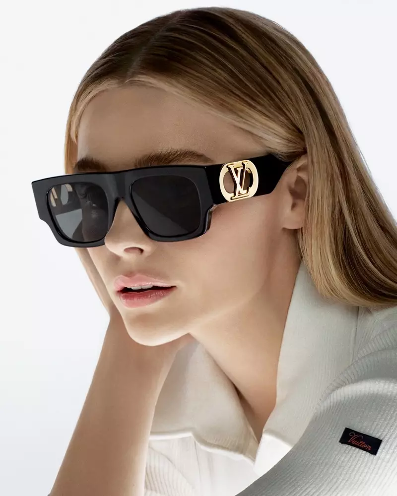 Chloe Grace Moretz a Louis Vuitton 2021-es napszemüveg kampányában pózol.