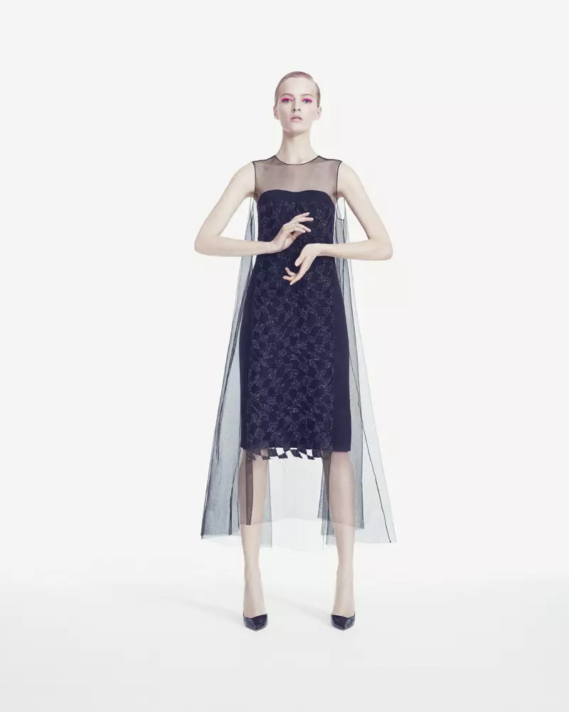 Daria Strokous ได้รับการขัดเกลาใน Dior สำหรับ Bergdorf Goodman โดย Sofia & Mauro