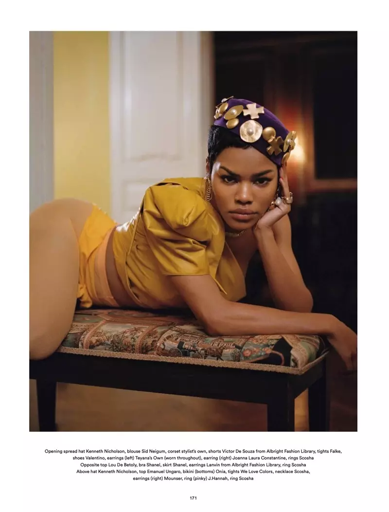 Teyana Taylor pozē Kennth Nicholson cepurē, Emanuel Ungaro topā un Onia bikini biksēs