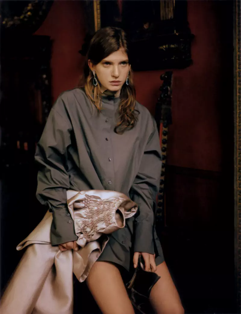 Caterina Ravaglia af Manuela Pavesi for Grey #6