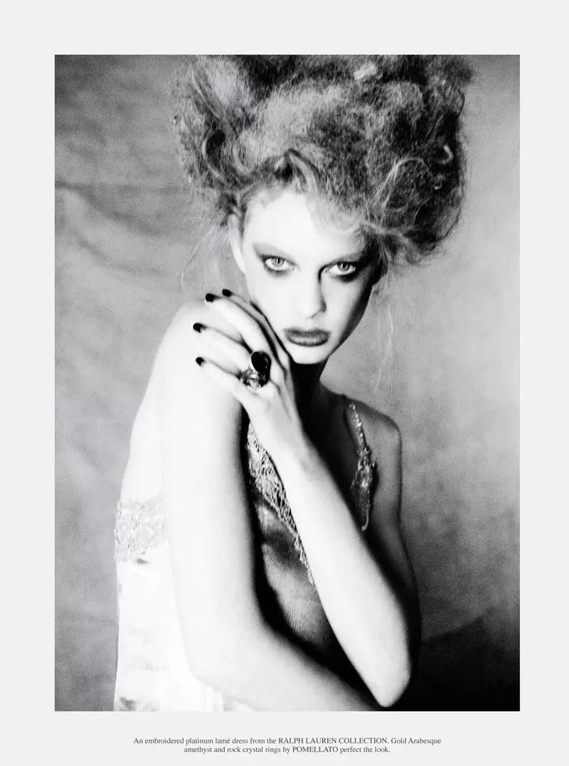 Patricia van der Vliet od Ellen von Unwerth pro Grey S/S 2011