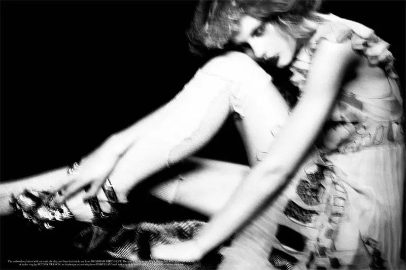 Patricia van der Vliet oleh Ellen von Unwerth untuk Grey S/S 2011