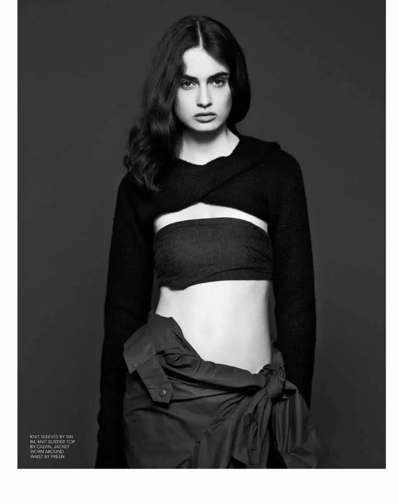 Pauline Van der Cruysse de Derek Kettela para Black #13