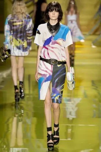 Versace Spring 2014 | مىلان مودا كىيىم ھەپتىلىكى