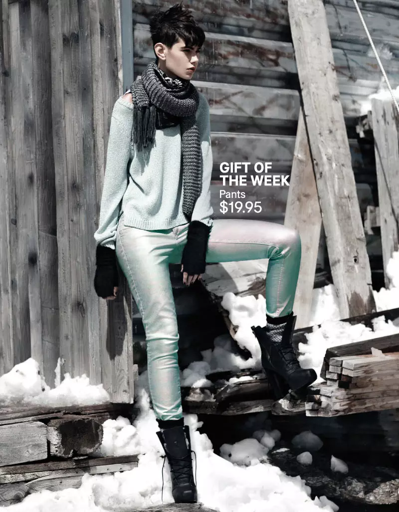 Daria Werbowy Hits the Slopes for H&M's