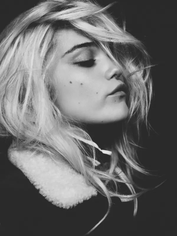 Sky Ferreira InStyle UK Сентябрь 2015 Cover Shoot02