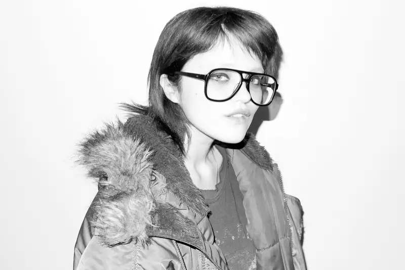 Sky Ferreira Terhubung dengan Terry Richardson untuk Pemotretan Baru